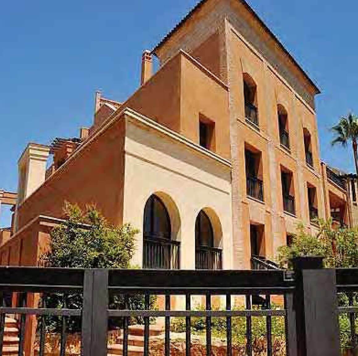 exterior casa blanca beach